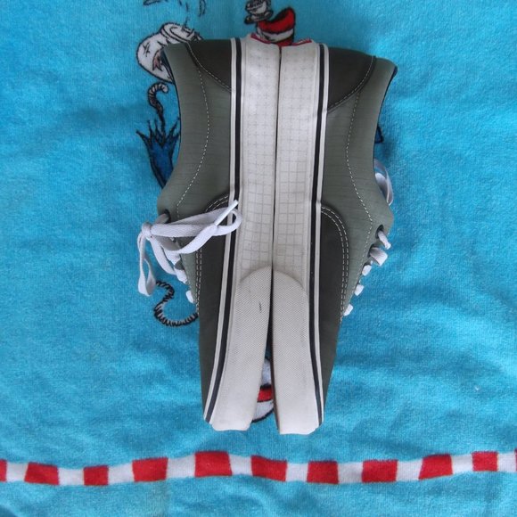 vans off the wall olive shoes size mens 8 womens 9.5 main image 9